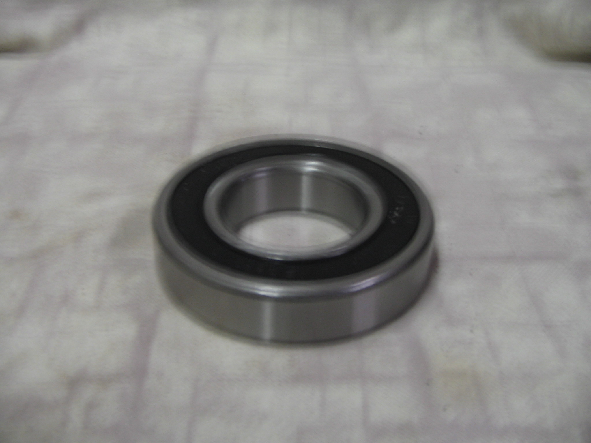 sealedballbearing.GIF